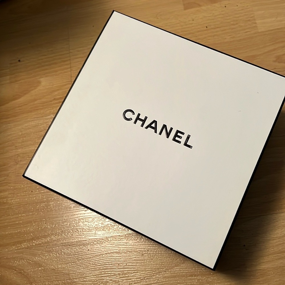Chanel gift box